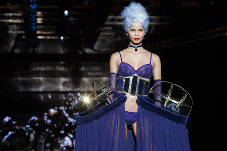 Andrés Sardá Fashion Show auf der Mercedes-Benz Fashion Week Madrid AW 2017