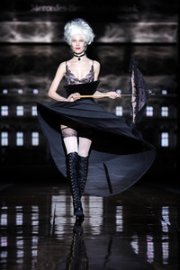 Andrés Sardá Fashion Show auf der Mercedes-Benz Fashion Week Madrid AW 2017