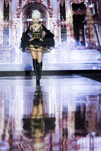 Andrés Sardá Fashion Show auf der Mercedes-Benz Fashion Week Madrid AW 2017