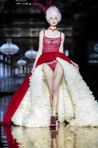 Andrés Sardá Fashion Show auf der Mercedes-Benz Fashion Week Madrid AW 2017