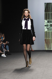 Teresa Helbig Fashion Show auf der Mercedes-Benz Fashion Week Madrid AW 2017