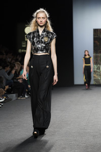 Teresa Helbig Fashion Show auf der Mercedes-Benz Fashion Week Madrid AW 2017