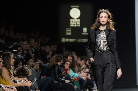 Teresa Helbig Fashion Show auf der Mercedes-Benz Fashion Week Madrid AW 2017