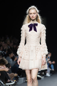 Teresa Helbig Fashion Show auf der Mercedes-Benz Fashion Week Madrid AW 2017