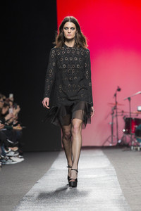 Juana Martin Fashion Show auf der Mercedes-Benz Fashion Week Madrid AW 2017