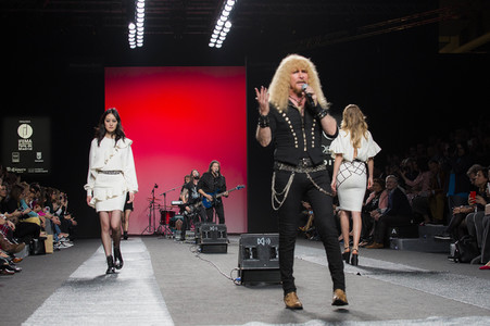 Juana Martin Fashion Show auf der Mercedes-Benz Fashion Week Madrid AW 2017