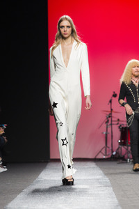 Juana Martin Fashion Show auf der Mercedes-Benz Fashion Week Madrid AW 2017