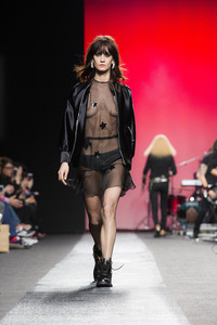 Juana Martin Fashion Show auf der Mercedes-Benz Fashion Week Madrid AW 2017