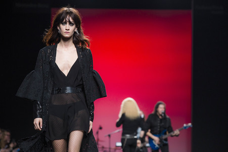 Juana Martin Fashion Show auf der Mercedes-Benz Fashion Week Madrid AW 2017