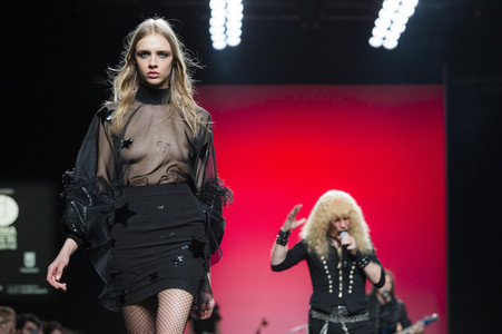 Juana Martin Fashion Show auf der Mercedes-Benz Fashion Week Madrid AW 2017