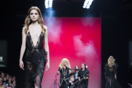 Juana Martin Fashion Show auf der Mercedes-Benz Fashion Week Madrid AW 2017