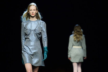 Moisés Nieto Fashion Show auf der Mercedes-Benz Fashion Week Madrid AW 2017