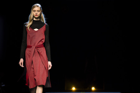 Moisés Nieto Fashion Show auf der Mercedes-Benz Fashion Week Madrid AW 2017