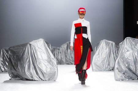 Maria ke Fisherman Fashion Show auf der Mercedes-Benz Fashion Week Madrid AW 2017