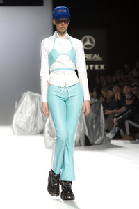 Maria ke Fisherman Fashion Show auf der Mercedes-Benz Fashion Week Madrid AW 2017