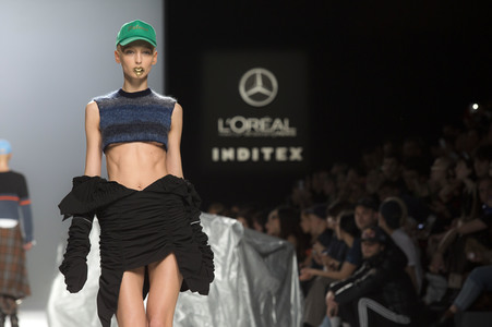 Maria ke Fisherman Fashion Show auf der Mercedes-Benz Fashion Week Madrid AW 2017