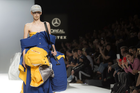 Maria ke Fisherman Fashion Show auf der Mercedes-Benz Fashion Week Madrid AW 2017