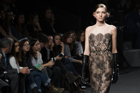 2nd Skin Fashion Show auf der Mercedes-Benz Fashion Week Madrid AW 2017