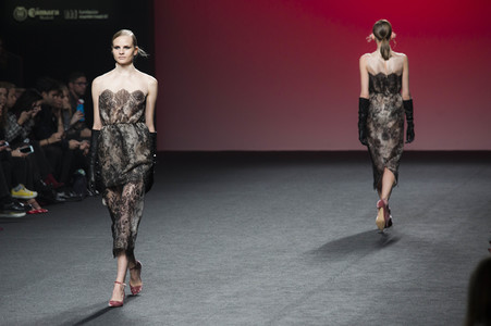 2nd Skin Fashion Show auf der Mercedes-Benz Fashion Week Madrid AW 2017
