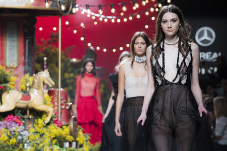 Jorge Vázquez Fashion Show auf der Mercedes-Benz Fashion Week Madrid AW 2017