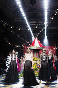 Jorge Vázquez Fashion Show auf der Mercedes-Benz Fashion Week Madrid AW 2017