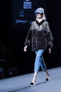 Jesús Lorenzo  Fashion Show auf der Mercedes-Benz Fashion Week Madrid AW 2017