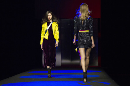 Esther Noriega Fashion Show auf der Mercedes-Benz Fashion Week Madrid AW 2017
