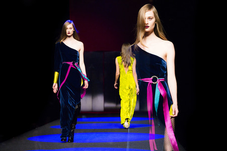 Esther Noriega Fashion Show auf der Mercedes-Benz Fashion Week Madrid AW 2017