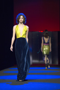 Esther Noriega Fashion Show auf der Mercedes-Benz Fashion Week Madrid AW 2017