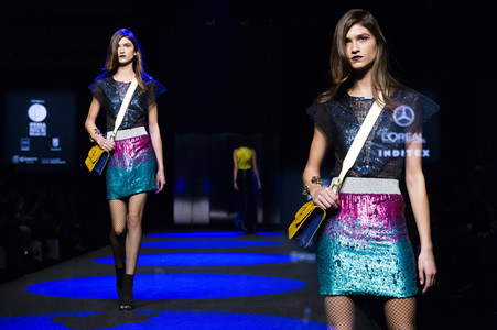 Esther Noriega Fashion Show auf der Mercedes-Benz Fashion Week Madrid AW 2017