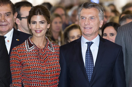 Die spanischen Royals auf der Kunstmesse ACRO in Madrid