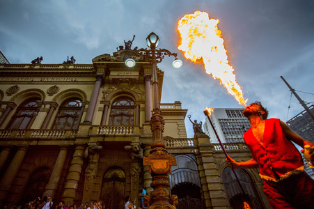 Feuerspucker beim Karneval in Sao Paulo