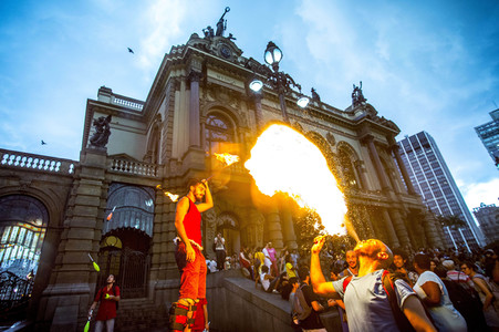 Feuerspucker beim Karneval in Sao Paulo
