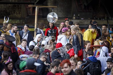 Weiberfastnacht in Köln