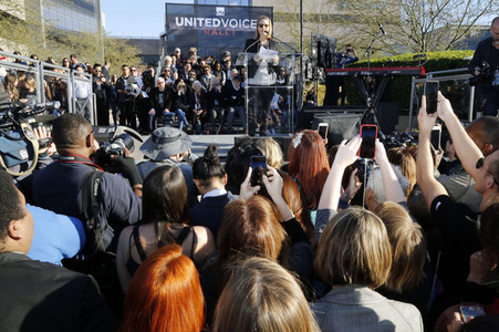 UTA's United Voices Kundgebung in Beverly Hills