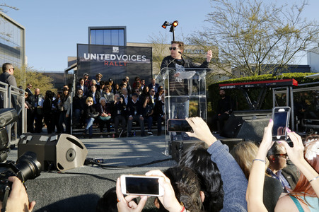 UTA's United Voices Kundgebung in Beverly Hills