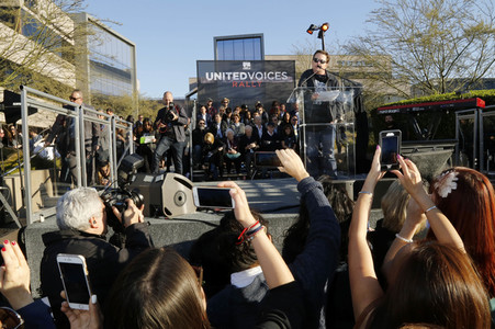 UTA's United Voices Kundgebung in Beverly Hills