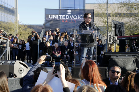 UTA's United Voices Kundgebung in Beverly Hills