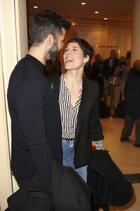 Theaterpremiere 'Alles muss glänzen - The Homemaker' in Berlin