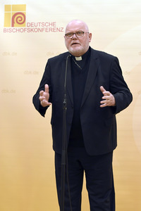 Pressekonferenz zur Deutschen Bischofskonferenz in Bensberg