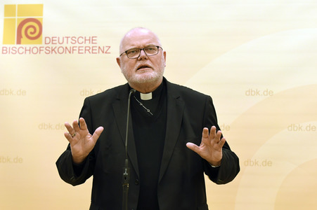 Pressekonferenz zur Deutschen Bischofskonferenz in Bensberg