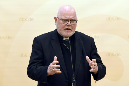 Pressekonferenz zur Deutschen Bischofskonferenz in Bensberg