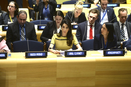 Amal Clooney spricht bei den Vereinten Nationen in New York