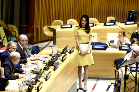 Amal Clooney spricht bei den Vereinten Nationen in New York