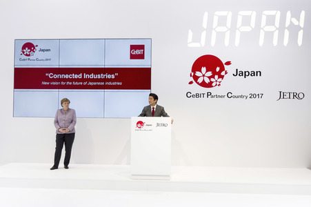 CeBIT Rundgang der Bundeskanzlerin Merkel in Hannover