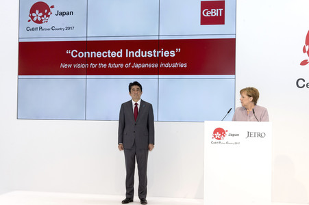 CeBIT Rundgang der Bundeskanzlerin Merkel in Hannover