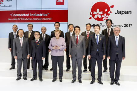 CeBIT Rundgang der Bundeskanzlerin Merkel in Hannover