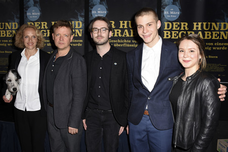 Filmpremiere 'Der Hund begraben' in München