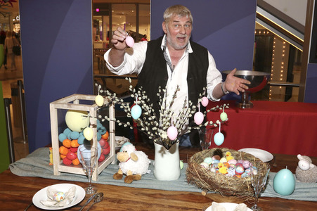 Charity Aktion 'The Perfect Easter Table' in Hamburg