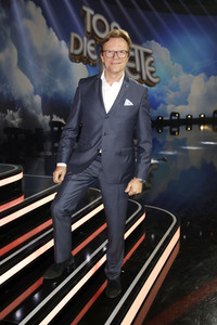 Fototermin bei der TV Überraschungsshow zum 75. Geburtstag von Frank Elstner in Berlin